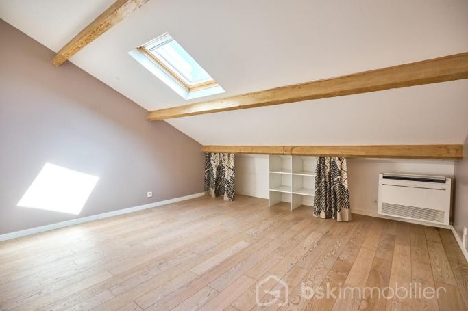 A louer APPARTEMENT DUPLEX T4 85 M2 BORD DE MER TOULON