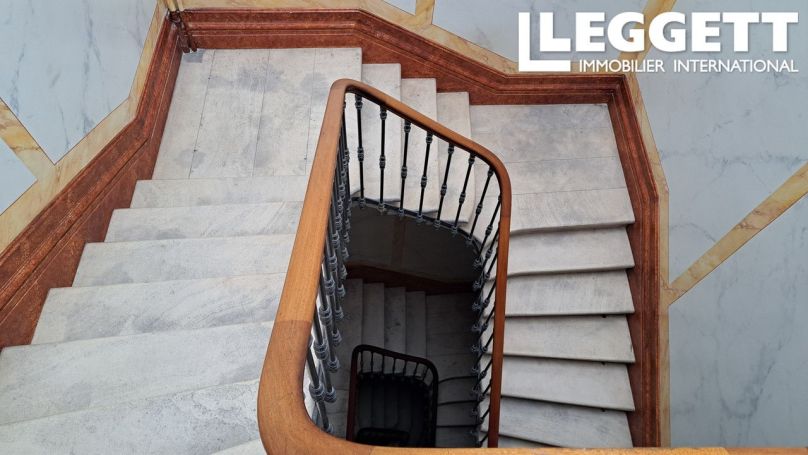 A louer APPARTEMENT T6 182 M2  BORDEAUX