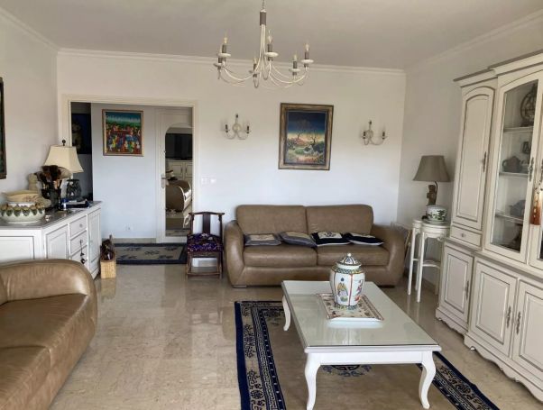 A vendre  appartement t2 78 m² BORD DE MER Cannes