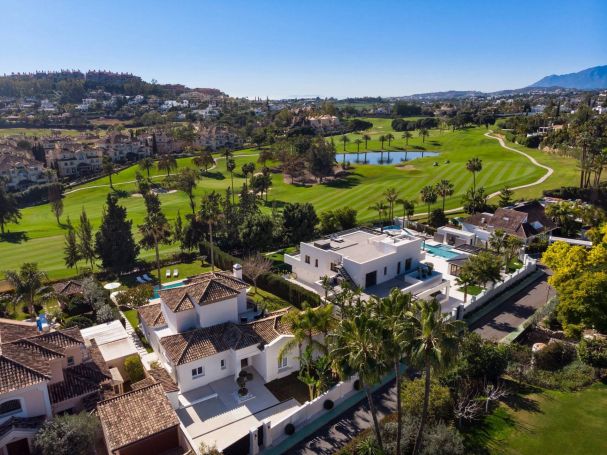 PENTHOUSE DE PRESTIGE T6 305 M2 PIEDS DANS L'EAU MARBELLA