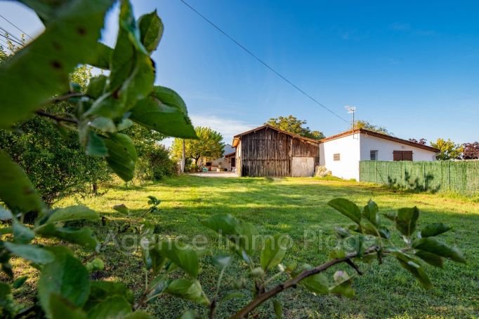 A vendre MAISON  6 PIECES 170 M2  QUEYRAC campagne