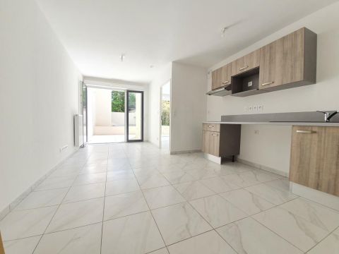 A vendre APPARTEMENT T2 36 M2 TERRASSE BORD DE MER MARSEILLE