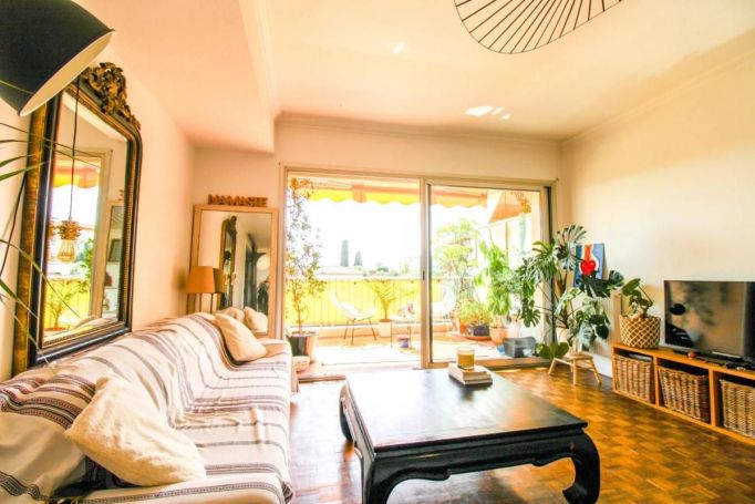 A louer APPARTEMENT T4 73 M2 TERRASSE VUE MER ANTIBES