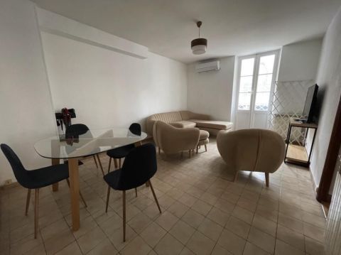 A louer APPARTEMENT T3 60 M2 TERRASSE VUE MER BANDOL