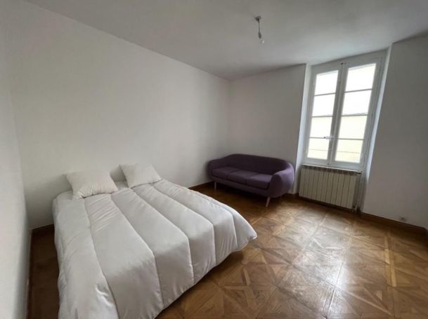 A louer APPARTEMENT T3 60 M2 TERRASSE VUE MER BANDOL
