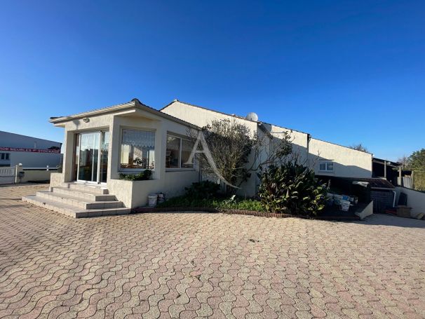 A vendre MAISON  5 PIECES 163 M2 BORD DE MER SAINT VINCENT SUR JARD
