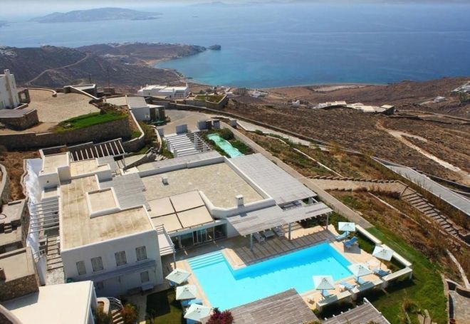 A louer MAISON  1 500 M2 BORD DE MER THIRA