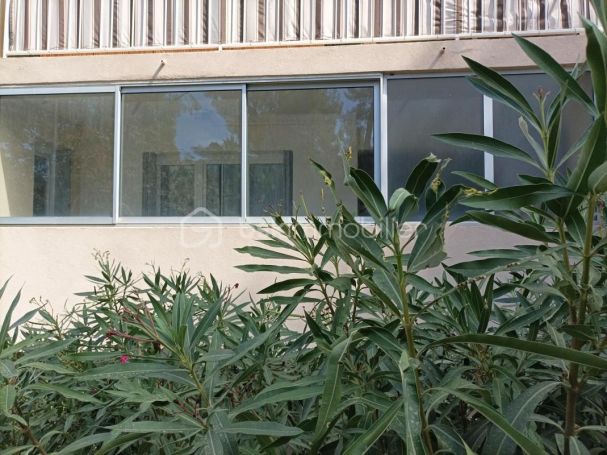 A louer APPARTEMENT T4 77 M2 BORD DE MER TOULON