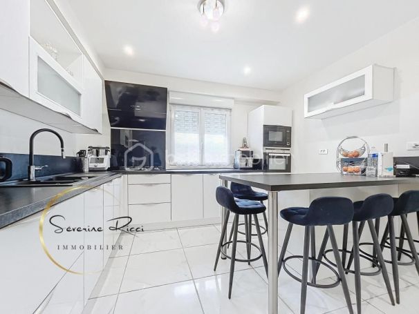 A louer MAISON  7 PIECES 145 M2  MAGRIE