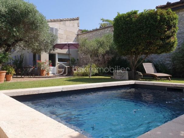 A vendre SUPERBE MAS 260Â² AU CALME AVEC SA PISCINE ET SON JARDIN PAYSAGER  Maussane Les Alpilles