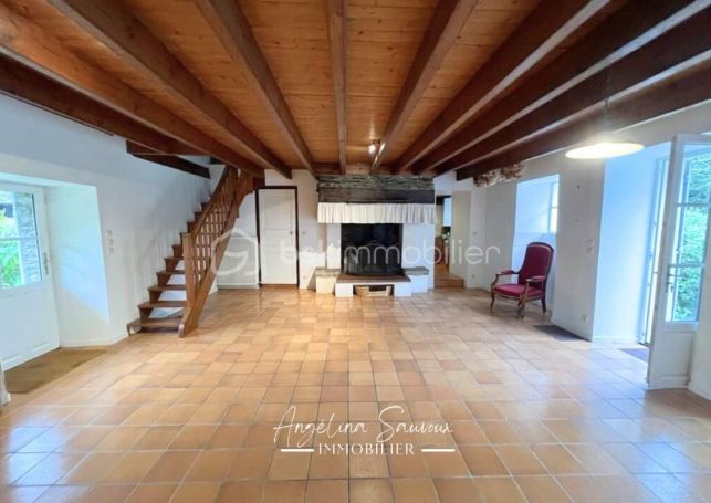 A louer LONGèRE  8 PIECES 180 M2  SUCE SUR ERDRE