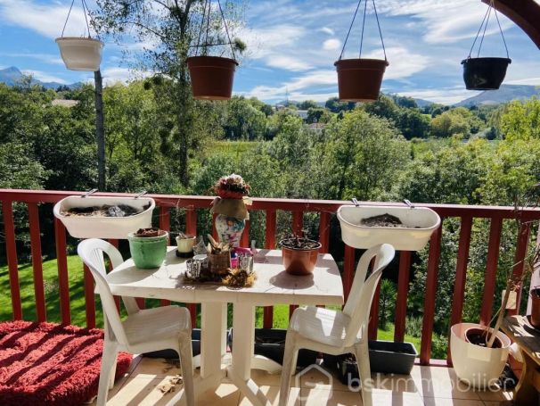 A louer APPARTEMENT T3 63 M2 TERRASSE BORD DE MER URRUGNE
