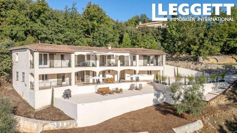 A louer MAISON  7 PIECES 200 M2  CALLIAN