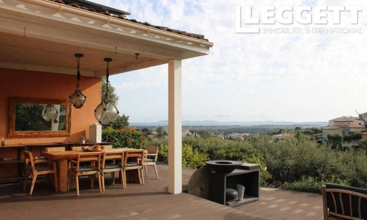 A louer MAISON  151 M2 BORD DE MER HYERES