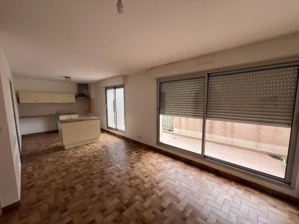 A louer APPARTEMENT T3 63 M2 TERRASSE BORD DE MER AGDE