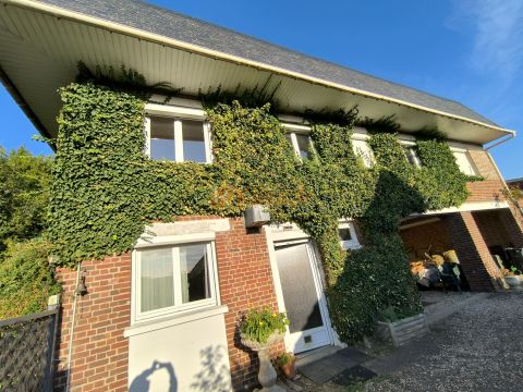 A vendre MAISON  7 PIECES 170 M2  MONTIVILLIERS ZONE COMMERCIALE, TRANSPORT EN COMMUN , ECOLE,
