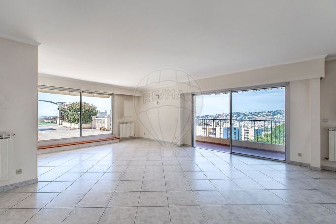 A louer APPARTEMENT DE PRESTIGE T4 144 M2 TERRASSE BORD DE MER NICE
