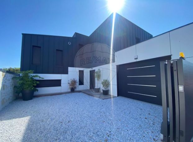 A vendre MAISON  CONTEMPORAINE BORD DE MER VAU