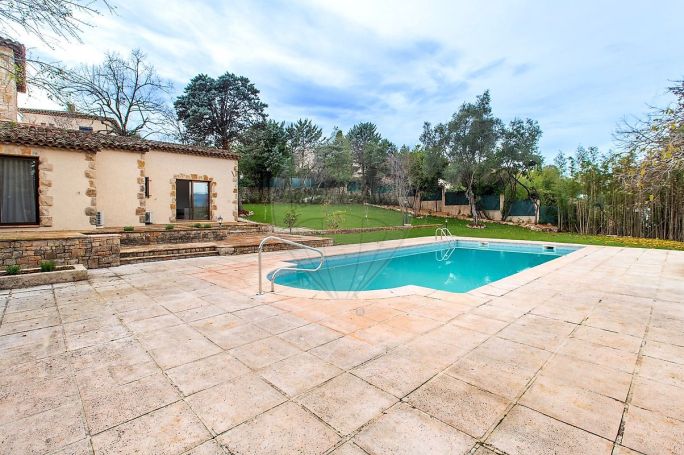 A louer MAISON  DE MAîTRE  VALBONNE
