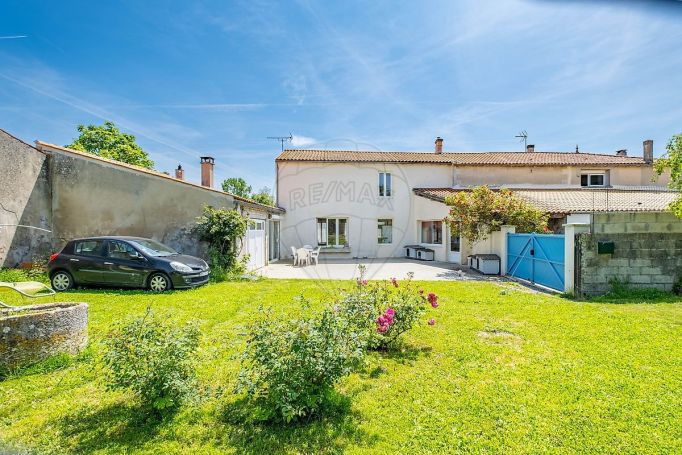 A louer MAISON  6 PIECES 179 M2  AIGREFEUILLE D AUNIS