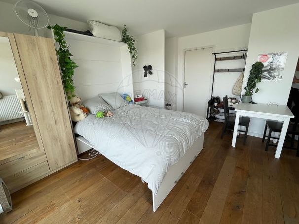 A louer STUDIO  28 M2  TALENCE