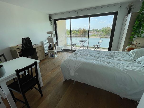 A louer STUDIO  28 M2  TALENCE