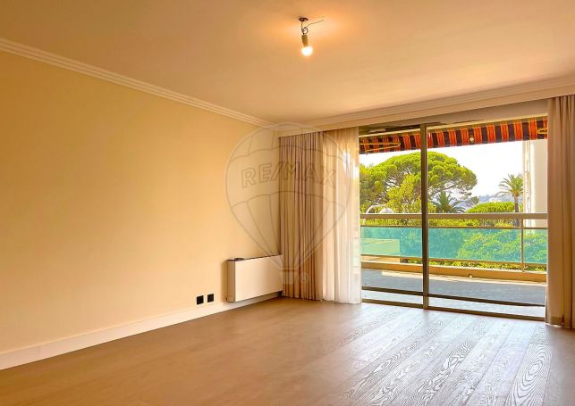 A louer APPARTEMENT DE PRESTIGE T4 95 M2 TERRASSE BORD DE MER NICE