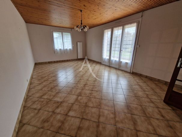 A vendre MAISON  4 PIECES 112 M2  POIROUX