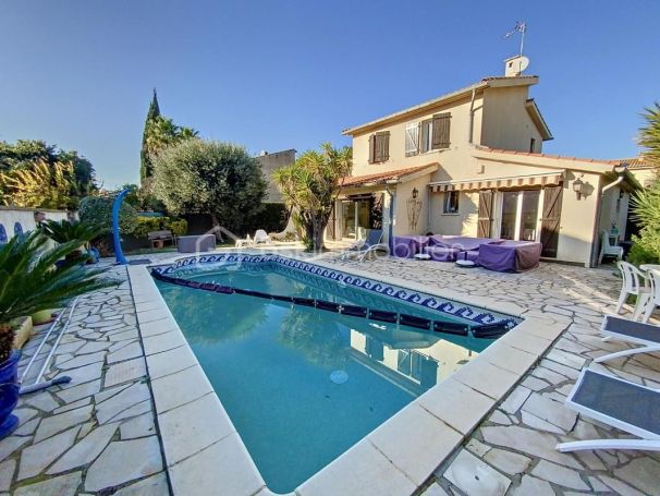 A louer MAISON  6 PIECES 147 M2 BORD DE MER LATTES