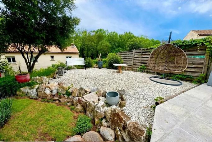 A louer MAISON  6 PIECES 141 M2  ANIANE