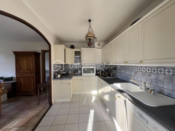 A vendre APPARTEMENT T6 112 M2 BORD DE MER MARSEILLE