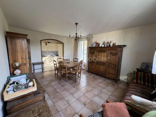 A vendre APPARTEMENT T6 112 M2 BORD DE MER MARSEILLE