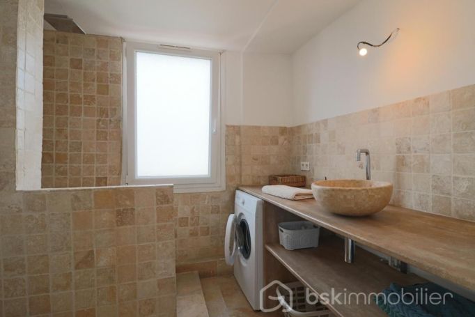 A vendre APPARTEMENT T2 42 M2 BORD DE MER TOULON