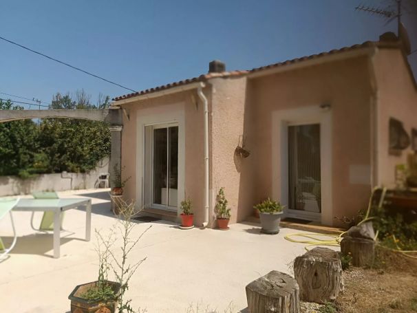 A vendre CHARMANTE MAISON 5 PIECES 108 M²  PLAIN PIED FORCALQUEIRET