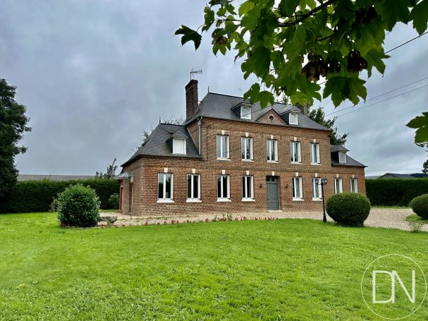 A louer MAISON  DE MAîTRE BORD DE MER YERVILLE Commerces et tous services à 6 km (Yerville)