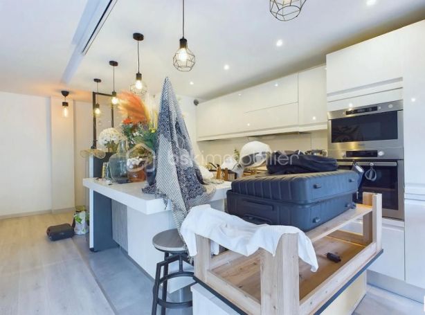 A louer APPARTEMENT T3 64 M2 BORD DE MER MENTON
