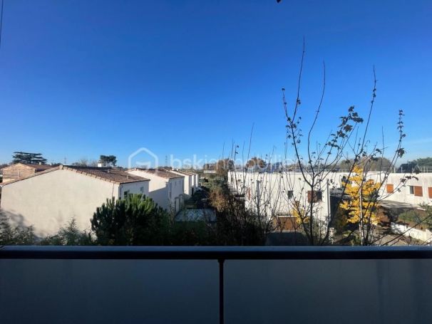 A louer APPARTEMENT T3 65 M2  EYSINES