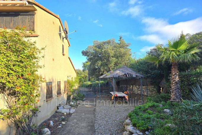 A vendre MAISON  D'ARCHITECTE BORD DE MER MONTESQUIEU DES ALBERES Village