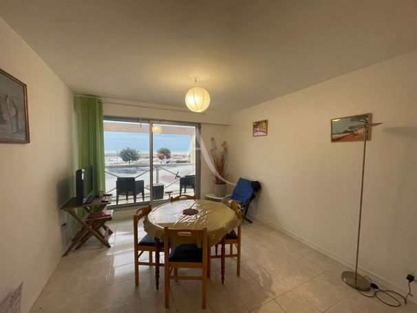 A vendre APPARTEMENT T3 44 M2 BORD DE MER JARD SUR MER