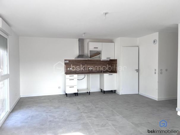 A louer APPARTEMENT DE PRESTIGE NEUF T4 67 M2 TERRASSE BORD DE MER FRONTIGNAN