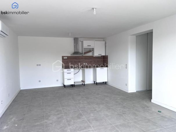 A louer APPARTEMENT DE PRESTIGE NEUF T4 67 M2 TERRASSE BORD DE MER FRONTIGNAN