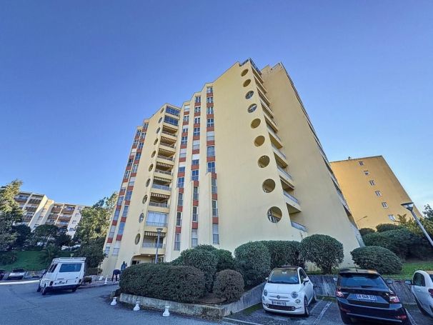 A vendre APPARTEMENT T4 95 M2 TERRASSE BORD DE MER AJACCIO