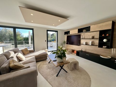 A vendre MAISON  6 PIECES 175 M2 BORD DE MER SAINT AYGULF