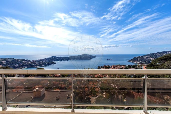 A louer APPARTEMENT T4 165 M2 TERRASSE BORD DE MER VILLEFRANCHE SUR MER