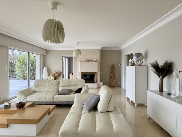 A vendre Villa 6 PIECES 190 M² VUE MER LANTON