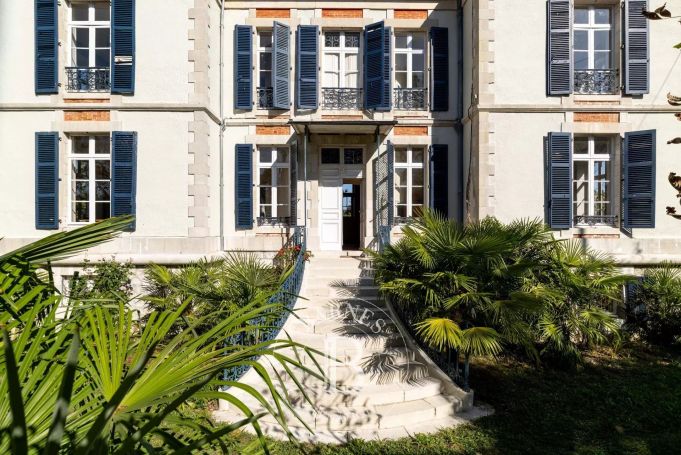 A vendre PROPRIéTé  SALIES DE BEARN