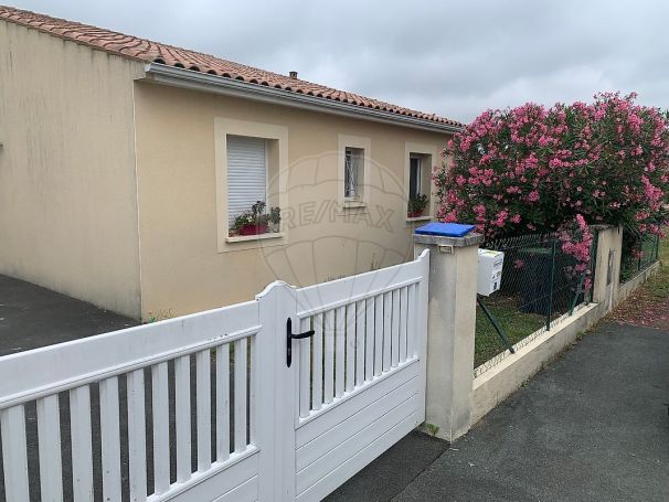 A louer MAISON  CONTEMPORAINE  SAINTES