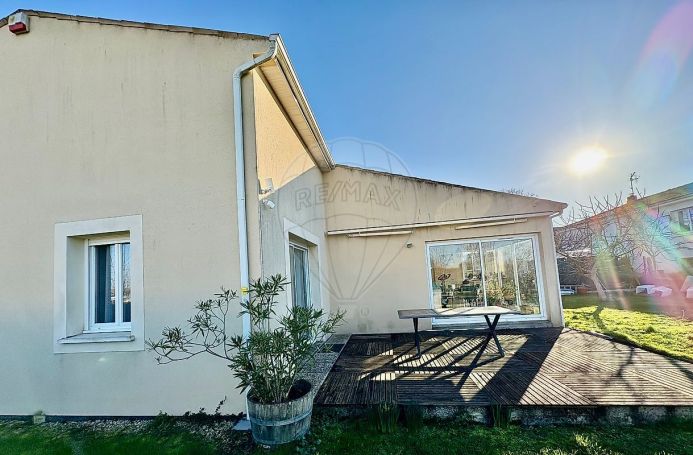 A louer MAISON  CONTEMPORAINE  SAINTES