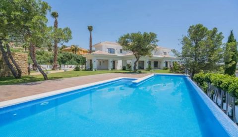 A louer MAISON  CONTEMPORAINE PLAGE à PIED MARBELLA