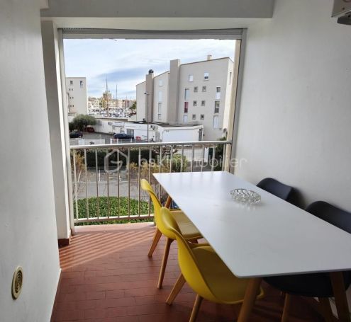A vendre STUDIO  23 M2 TERRASSE BORD DE MER LE CAP D AGDE